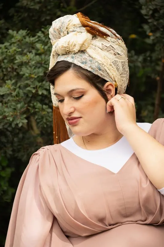 איפור ערב עדין וקשירת מטפחת