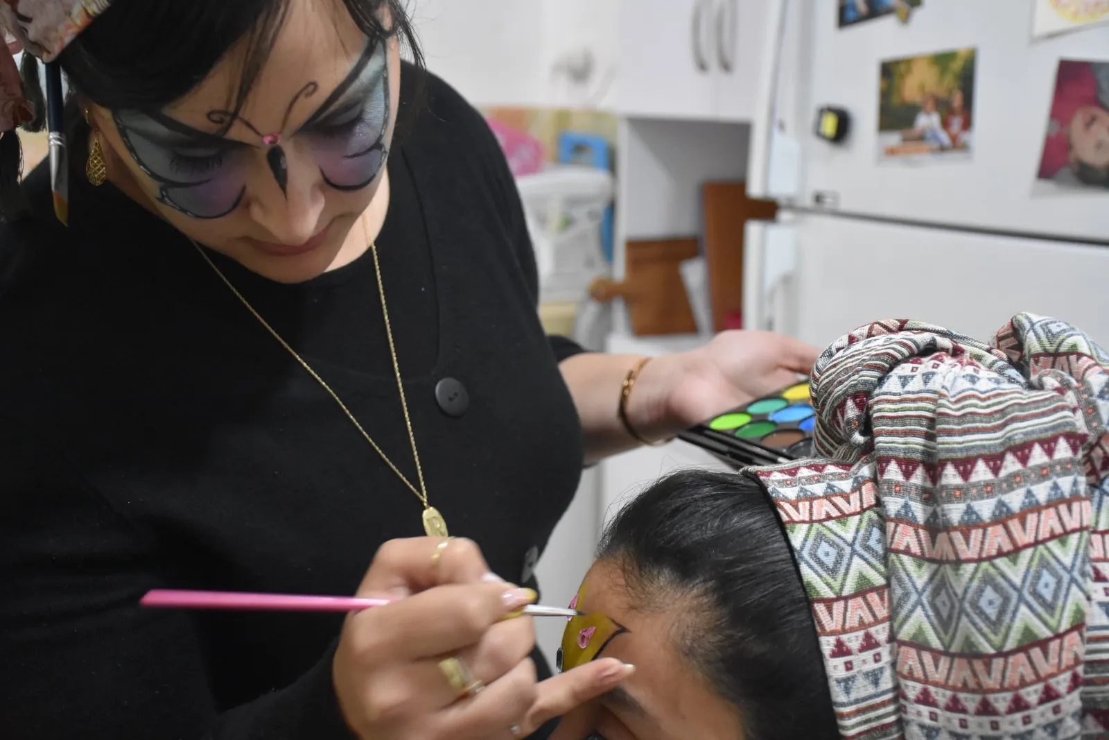 סדנת ציורי פנים לאמהות ובנותיהן